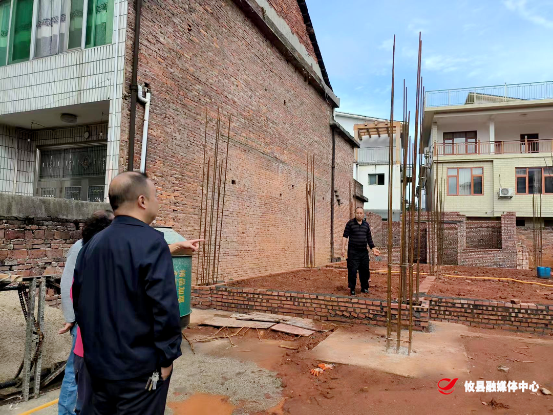 江桥街道：严推控违拆违，规范农村建房