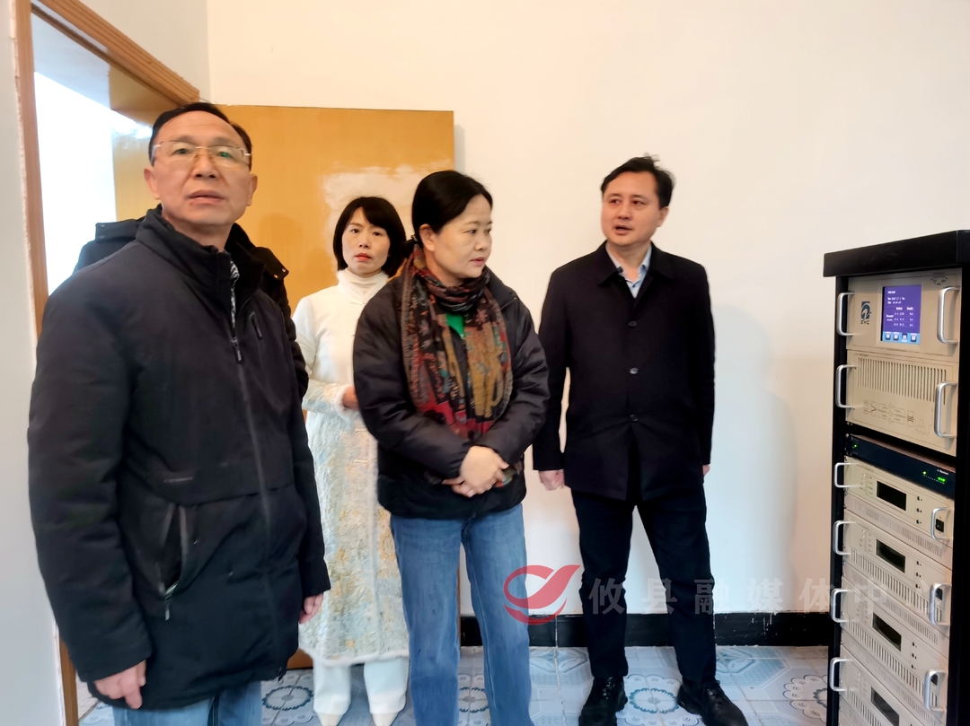 春节将至,2月1日,县委常委,宣传部长易晓红一行专程