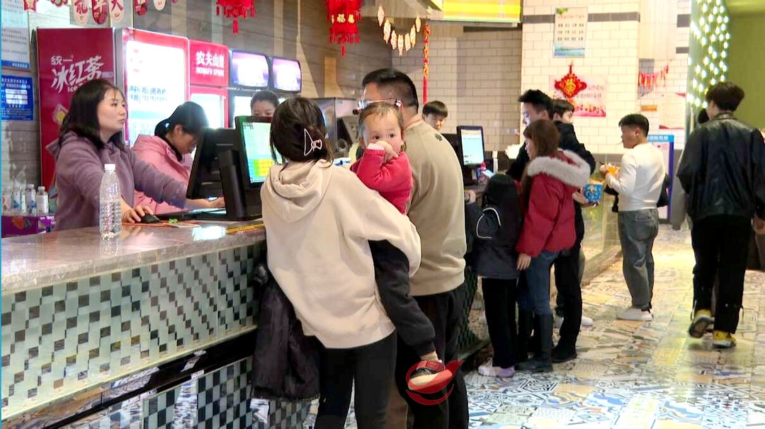 【新春走基层】春节期间电影市场火爆，你刷了几部？