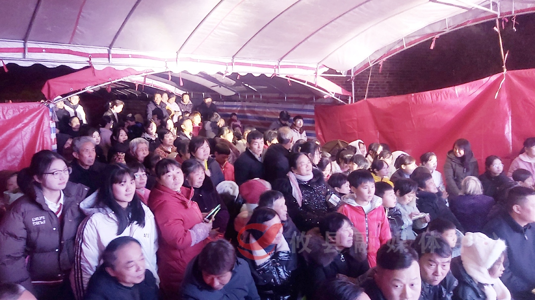 【我们的节日·元宵节】莲塘坳镇巨田村：自编自导自演农民“村晚“度元宵  礼赞乡村振兴