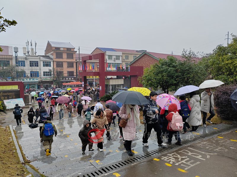 攸县：开学第一课  安全记心间
