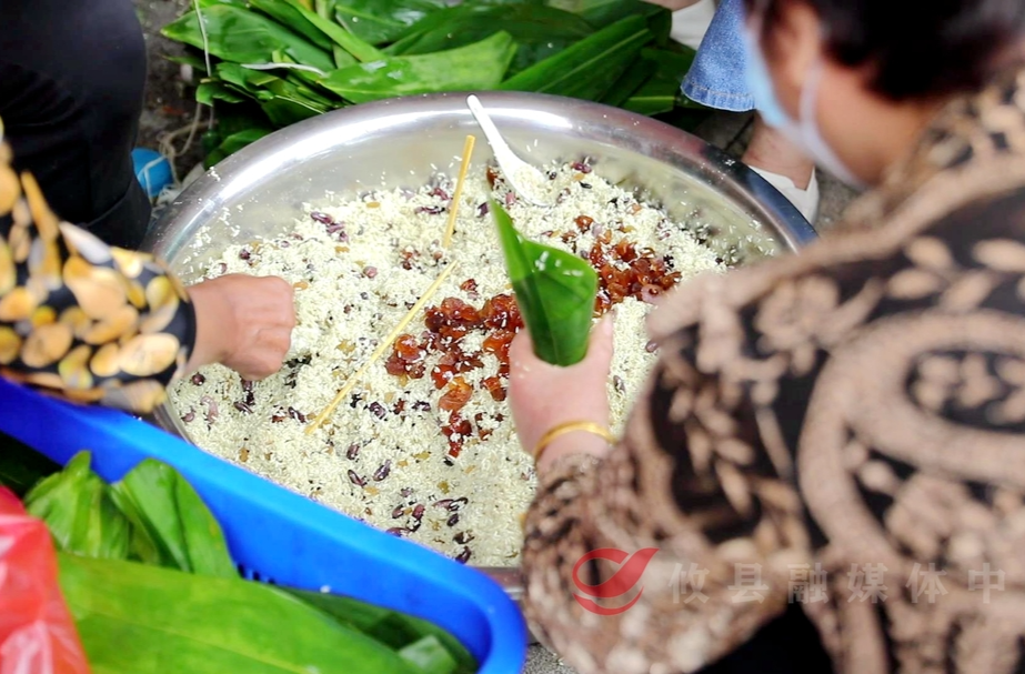 【迎端午】新市镇界江村：高手在民间！40名选手包1.3万个粽子