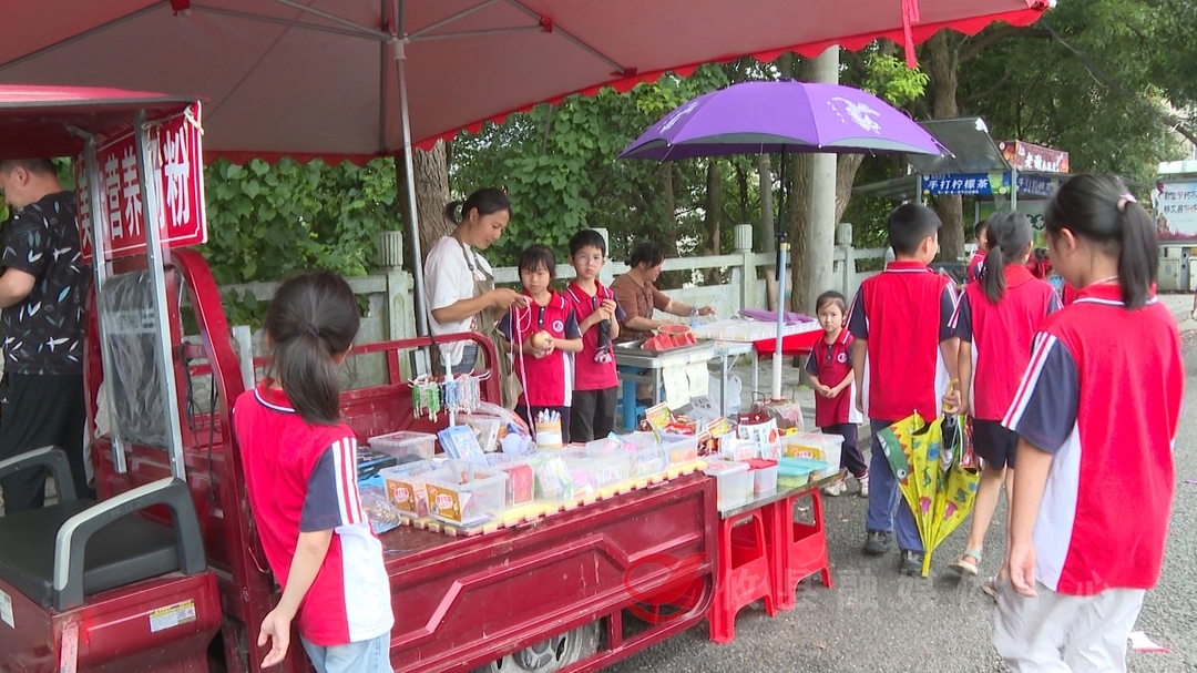 加强学校周边食品摊贩监管 守护校园美好“食”光