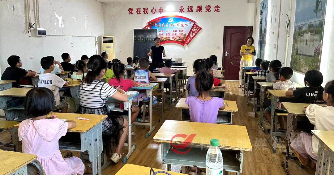 网岭镇涟滩村：教师离校不离教 给留守儿童专“暑”守护