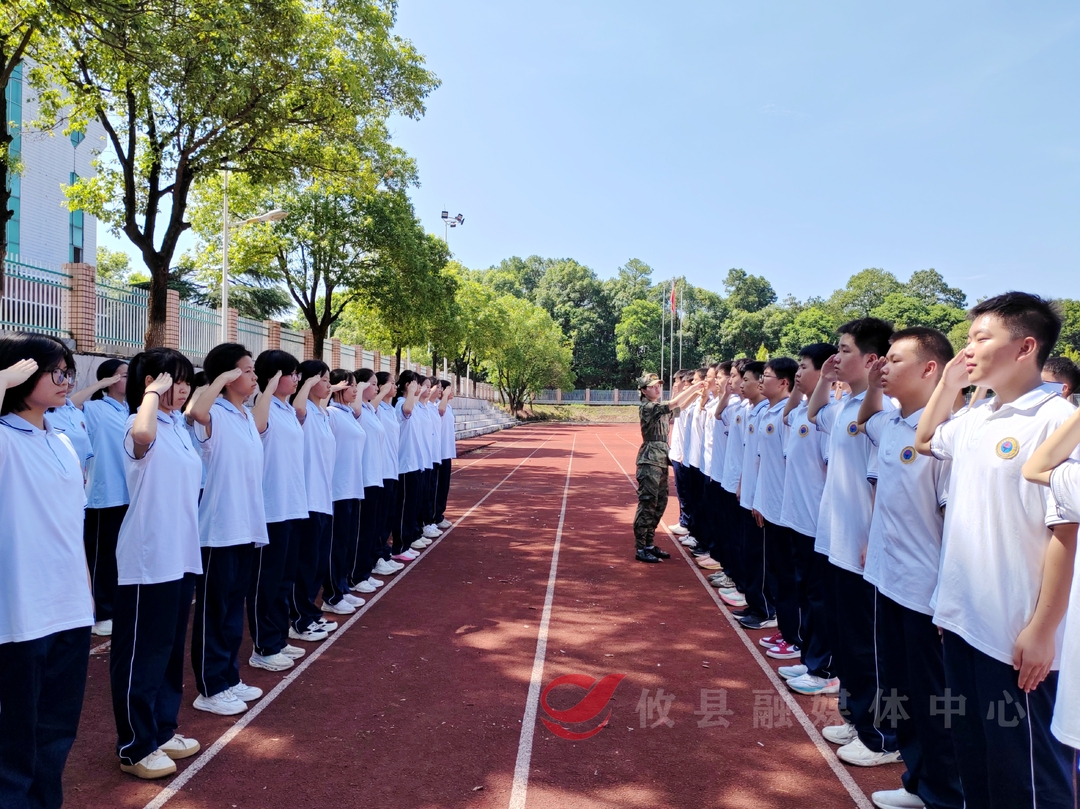 易哲卉：退役不褪色，返校续荣光！