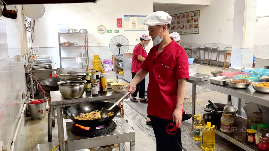 【党建引领 联建共治】长者食堂：家门口的幸福“食”光