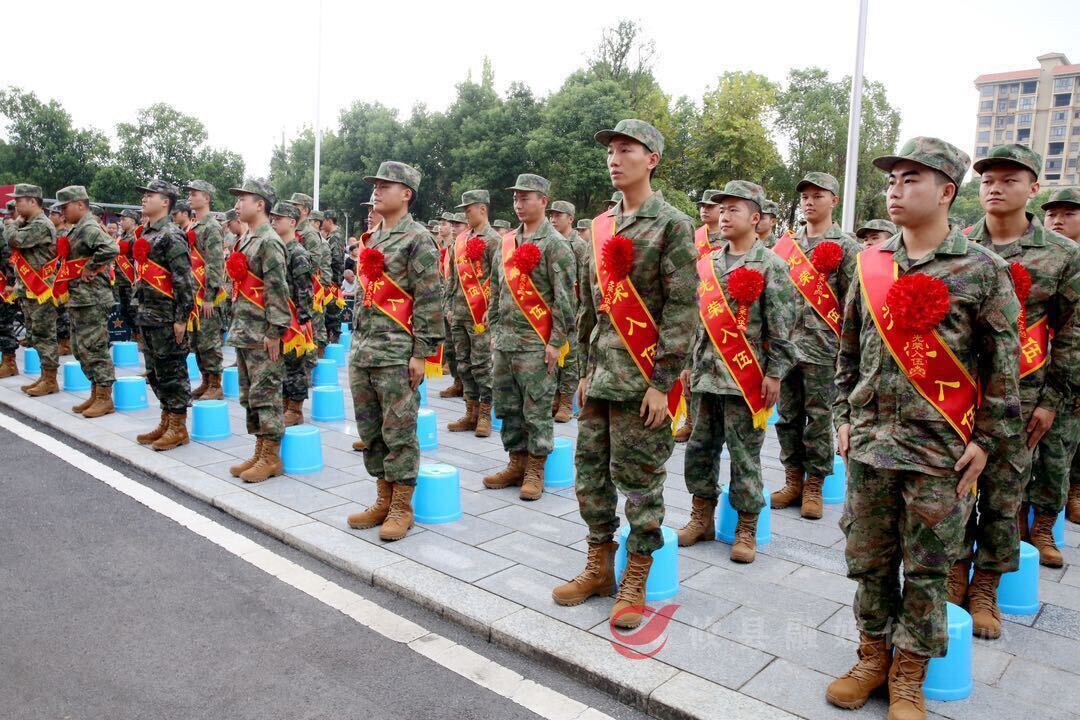 【我们的节日·中秋节】攸县100余名新兵光荣入伍启程奔赴军营