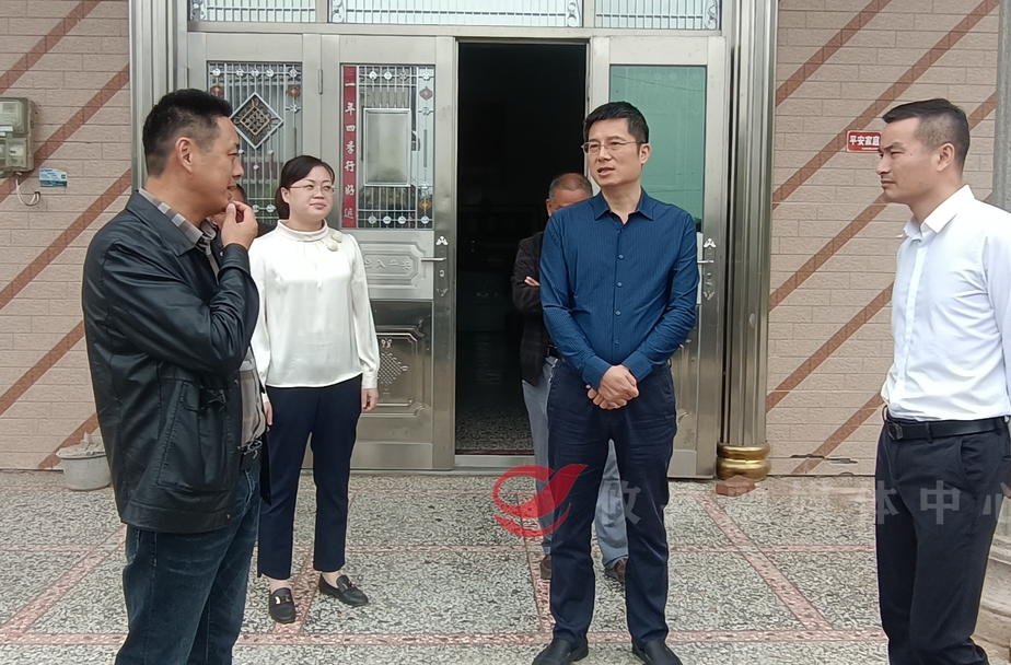 重阳敬老 文毅走访慰问百岁老人