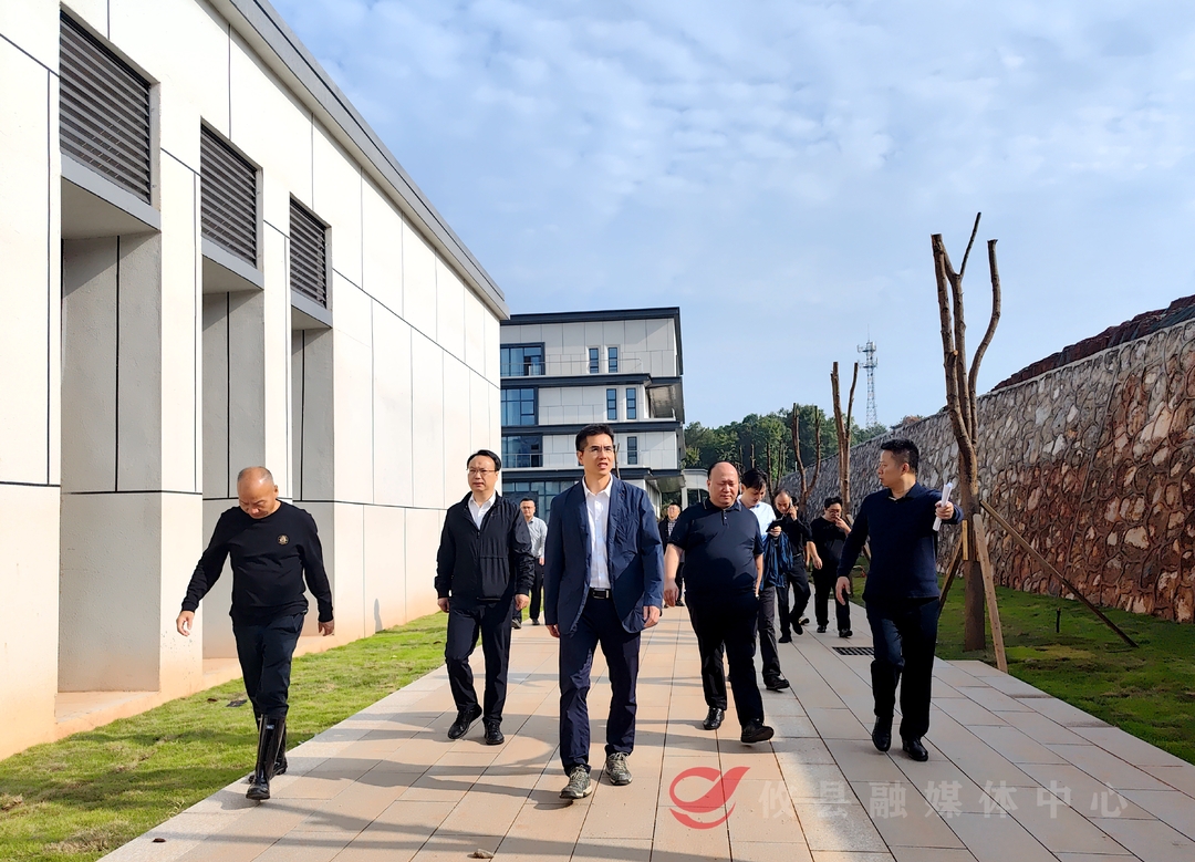 武挪强调研香干产业园项目建设工作