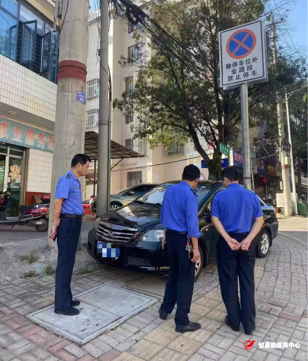 攸县城管局：深入推进违规占道经营治理
