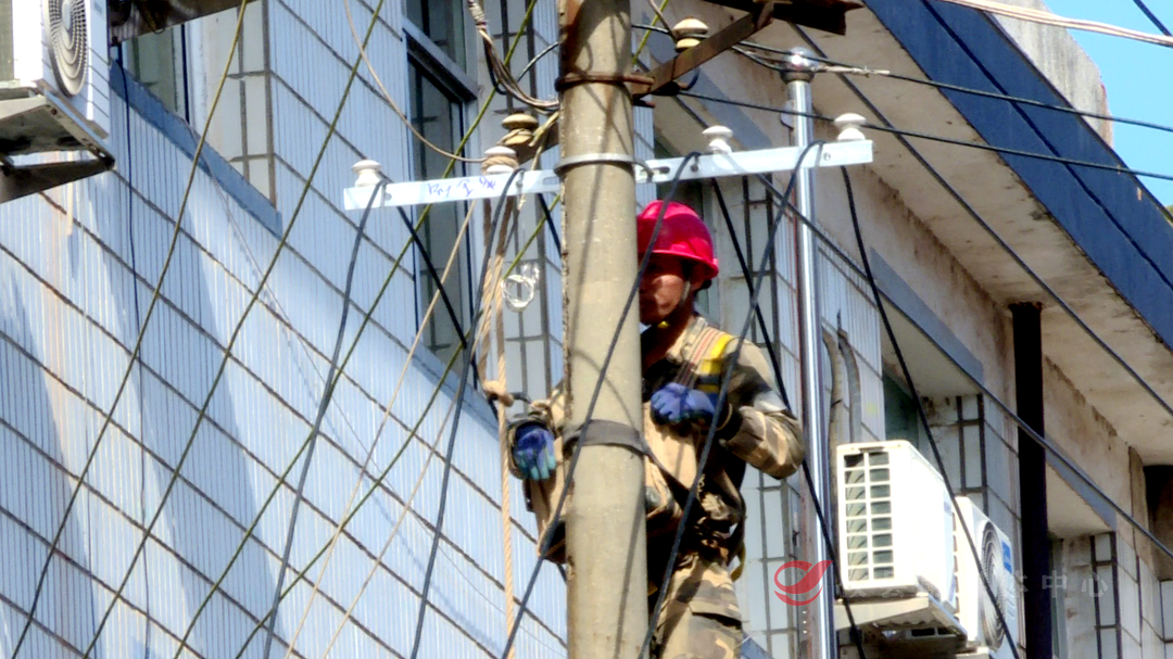 攸县：农村电网升级改造 为乡村振兴注入“电动力”