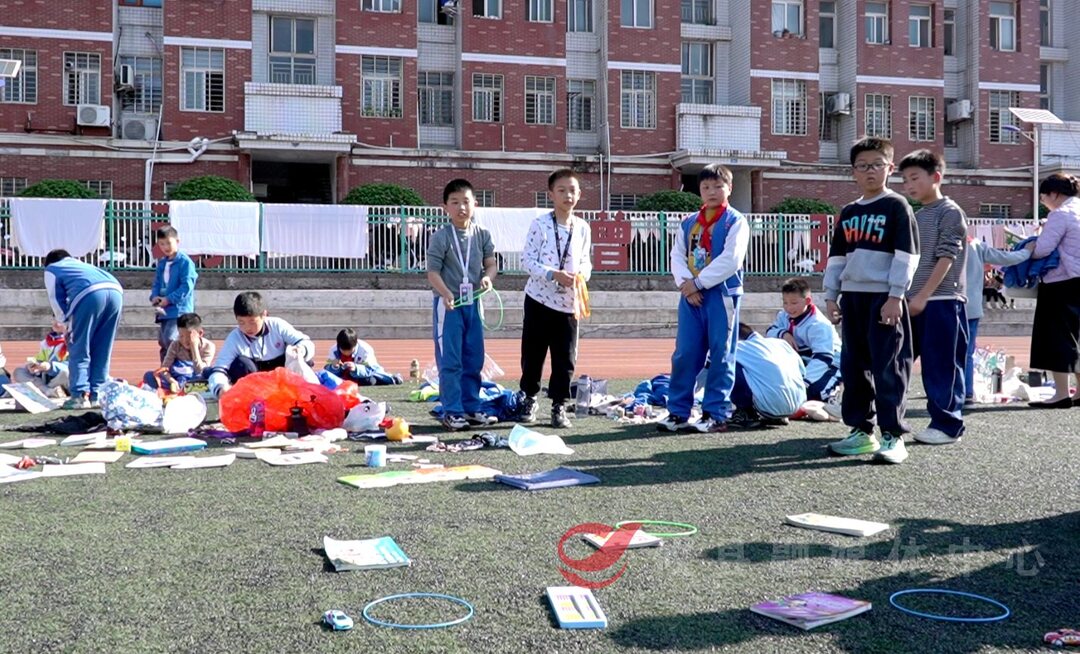 跳蚤小市场交易大智慧 看“小大人”如何玩转市场经济