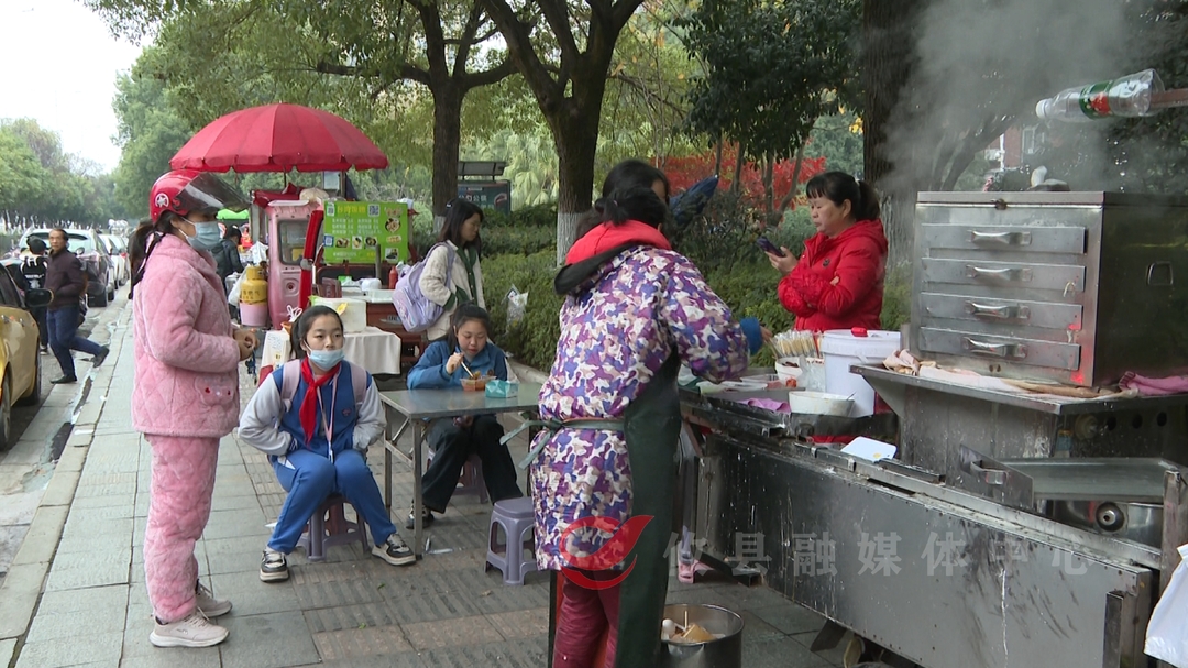 【掷地“攸”声 政协委员在行动】持续加强校园周边流动商贩管理 打造校园周边优美环境