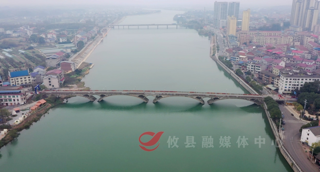 【新闻特写】群众呼声：暂有危桥碍南北 待展新颜续繁荣