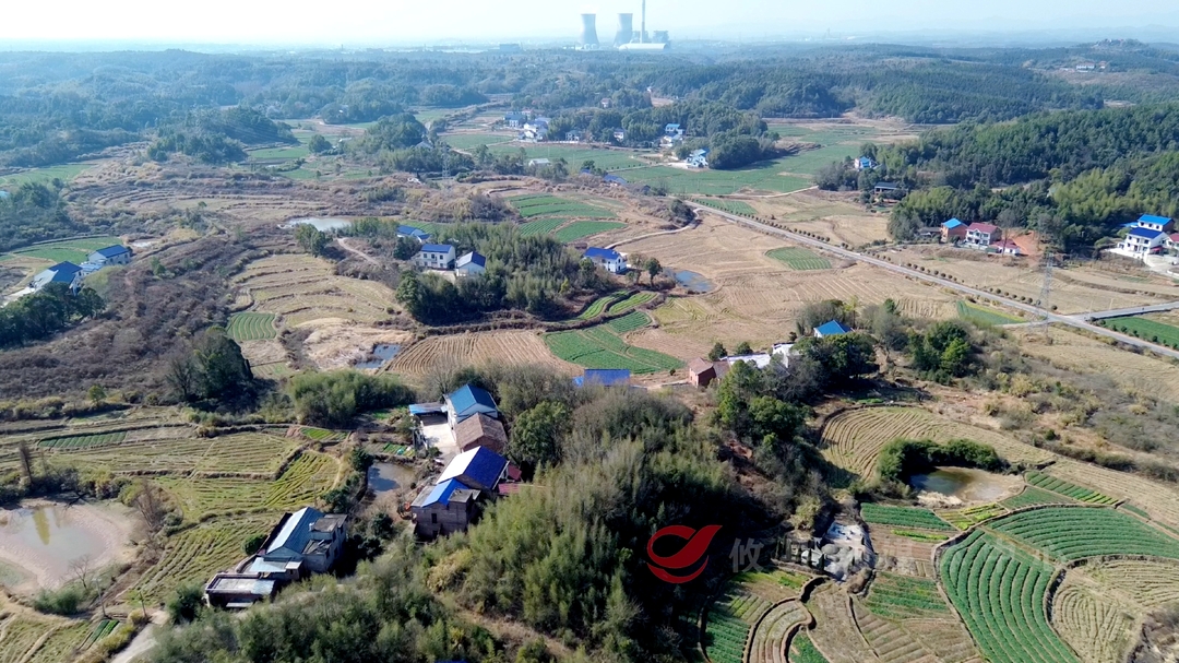 人民的代表邱泉水：切实解决人民群众的生活难题