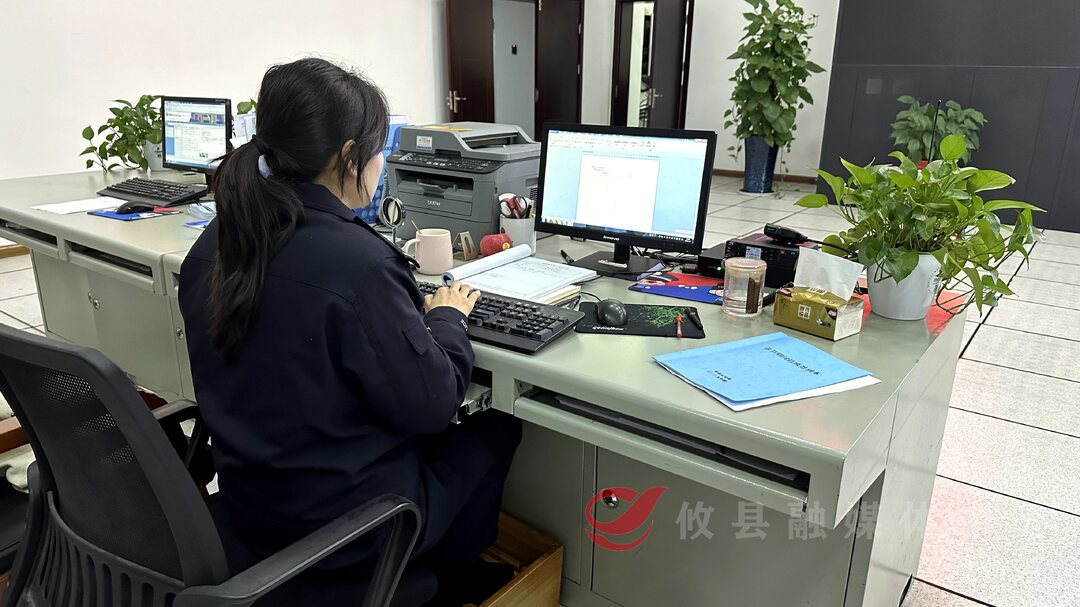 110指挥中心：坚守“不打烊” 平安“警”相随