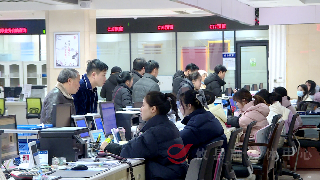 【新春开门红】攸县政务服务中心：节后上班第一天 高效服务展形象
