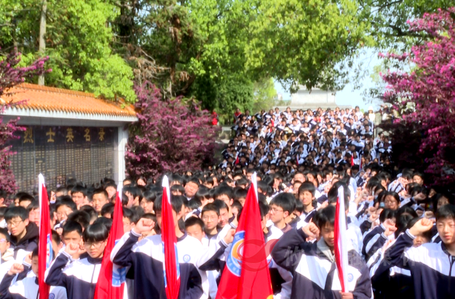 攸县城南中学清明徒步祭扫，铸就“移动思政课”