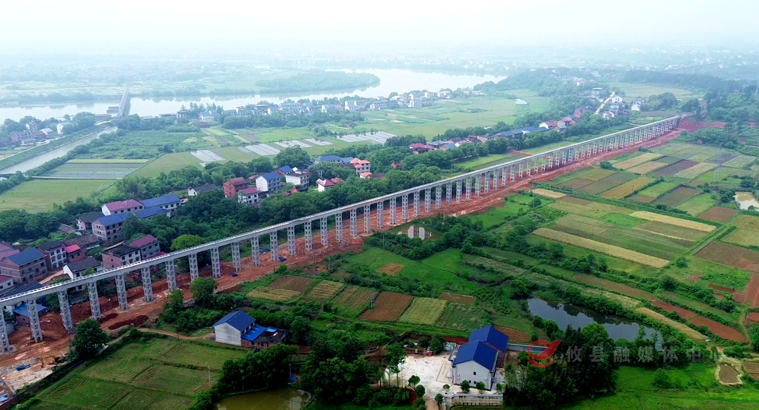 “银练”飞架润沃野 输水“动脉”焕新颜  攸县苏洲坝灌区鹅形渡槽正式通水