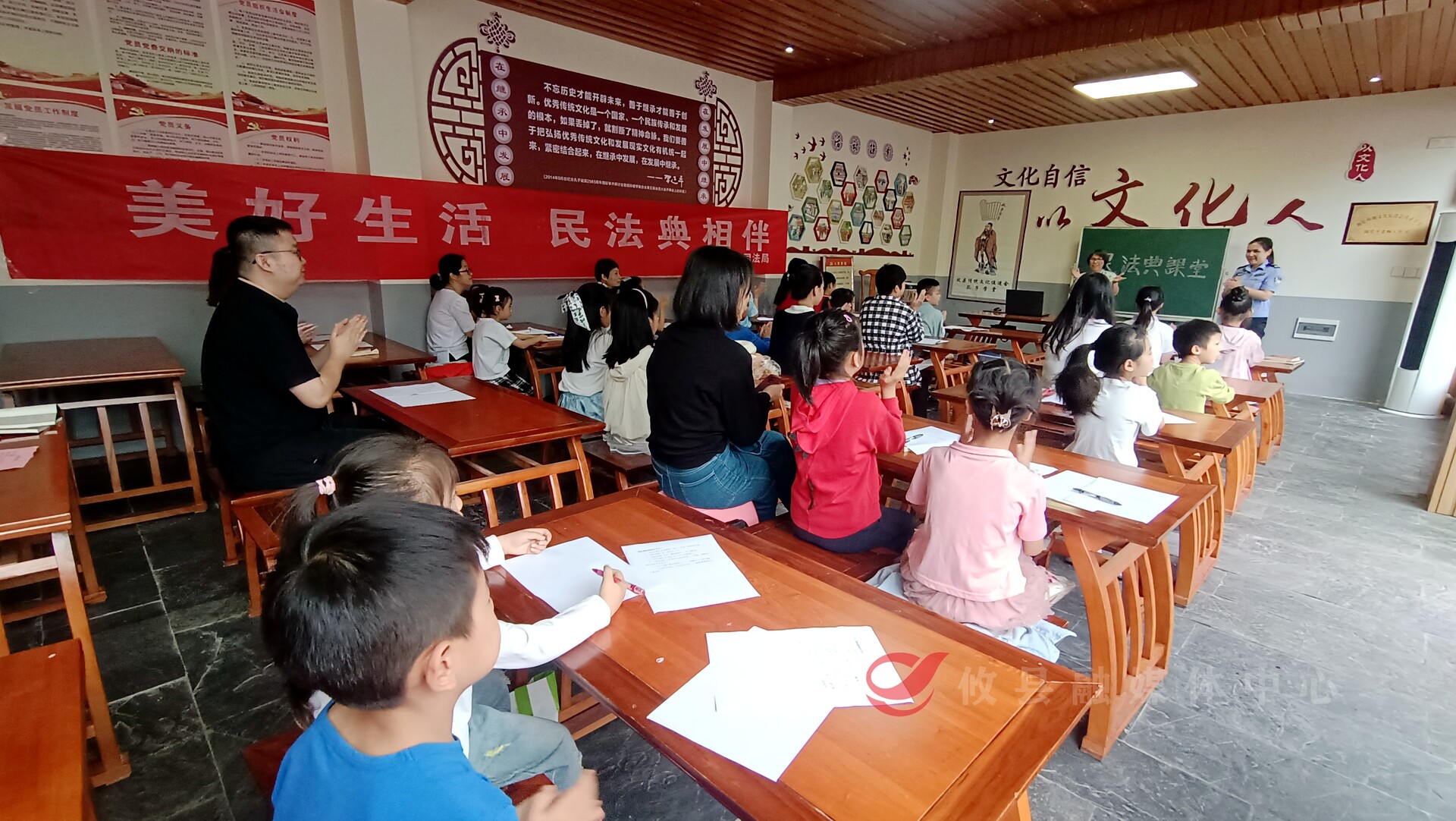 攸县司法局：开展“亲子法治课堂”，共护“花朵”绽放