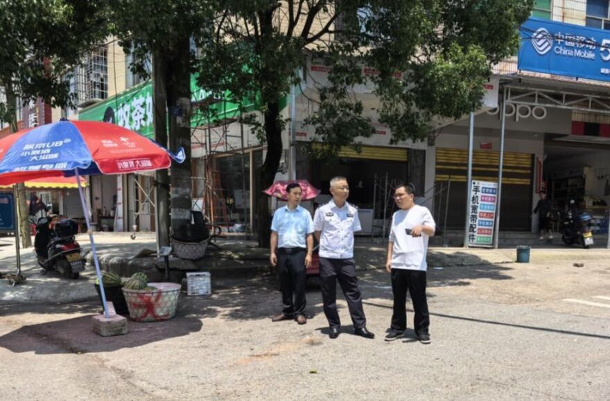 县领导深入渌田镇督导马路市场整治与交通顽障治理等工作