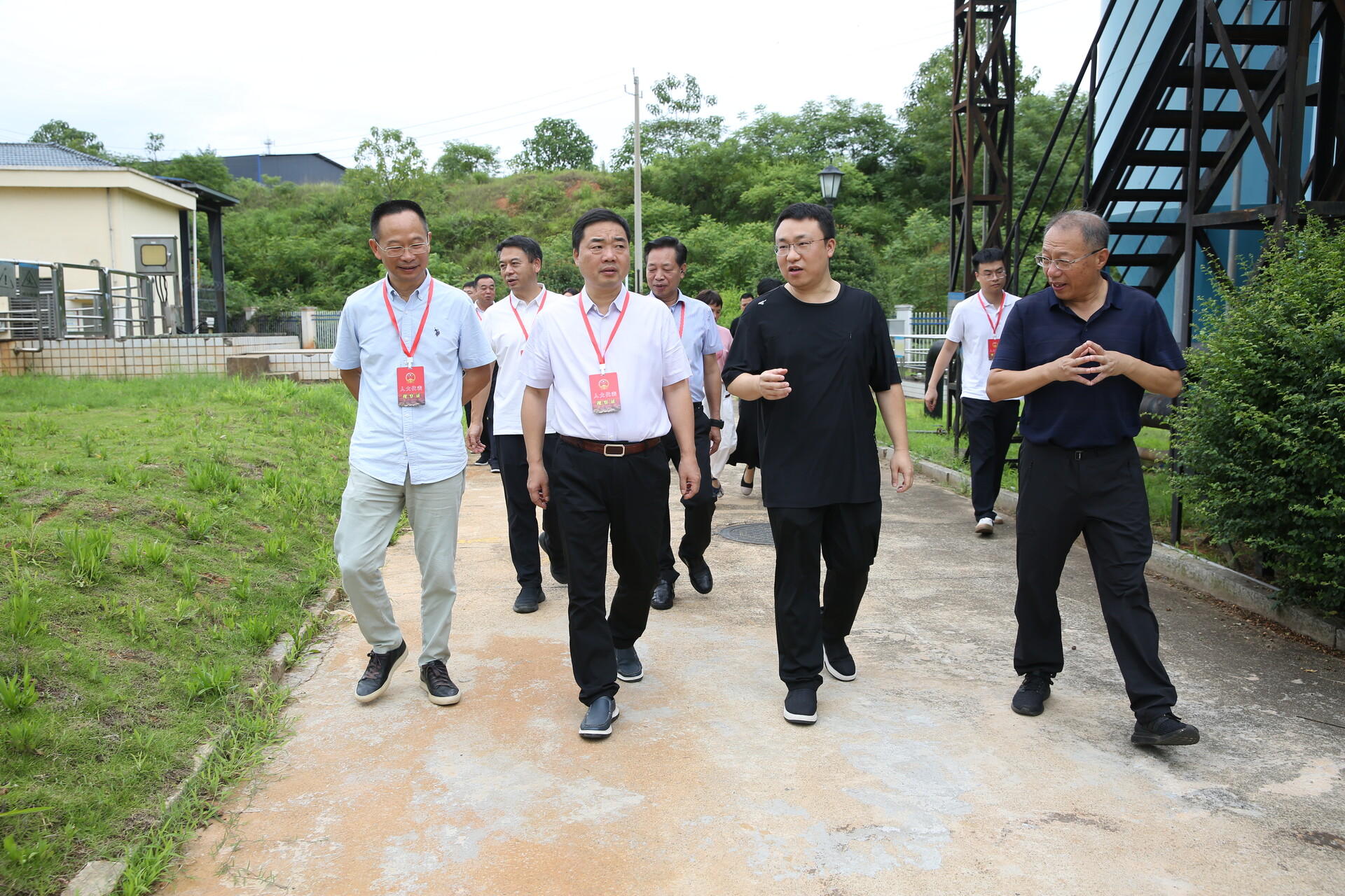驻攸市人大代表第一小组代表开展“法治护绿人大行”进站活动
