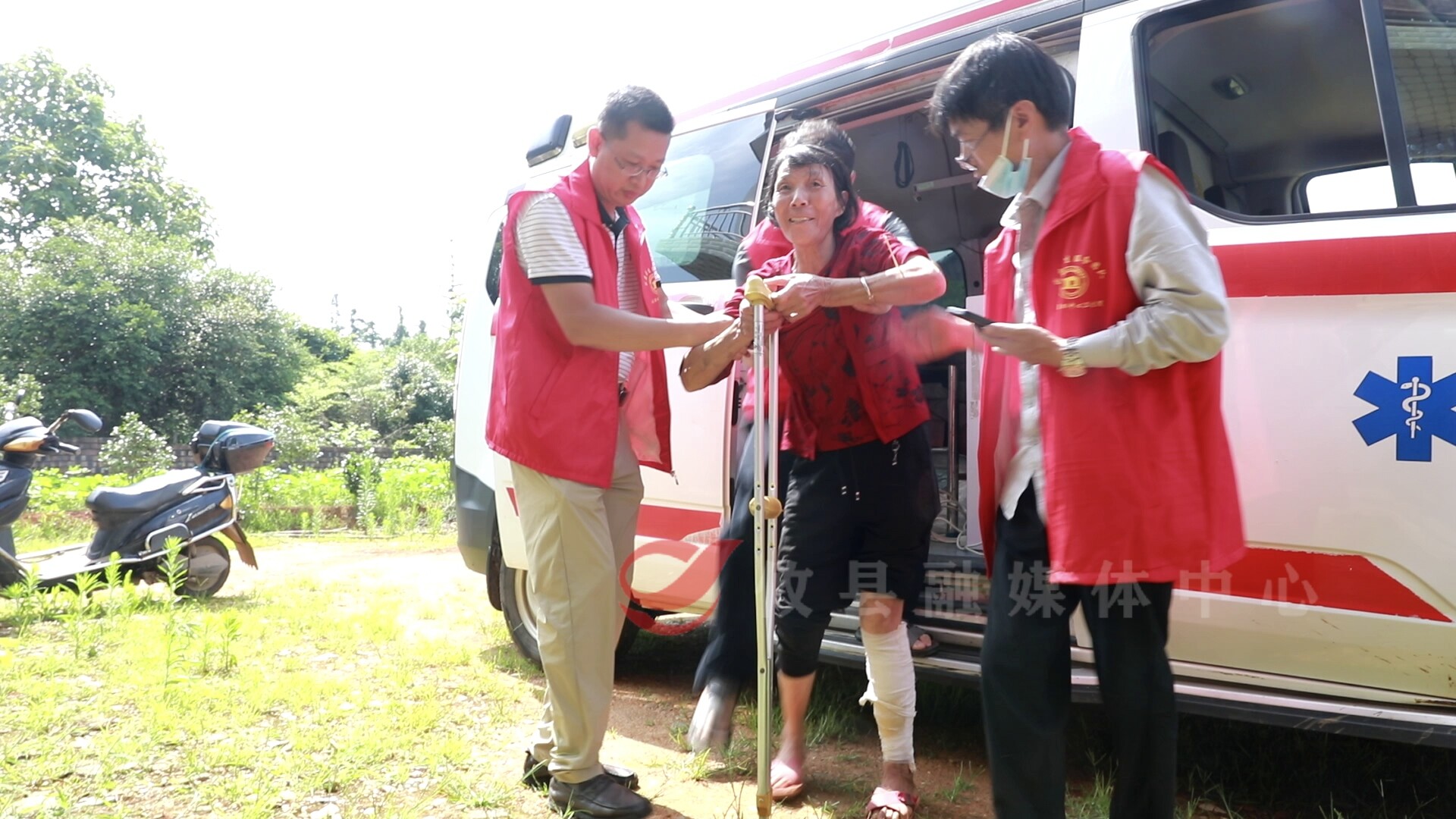 【健康攸县行动】渌田镇中心卫生院：免费体检车开进村民家门口