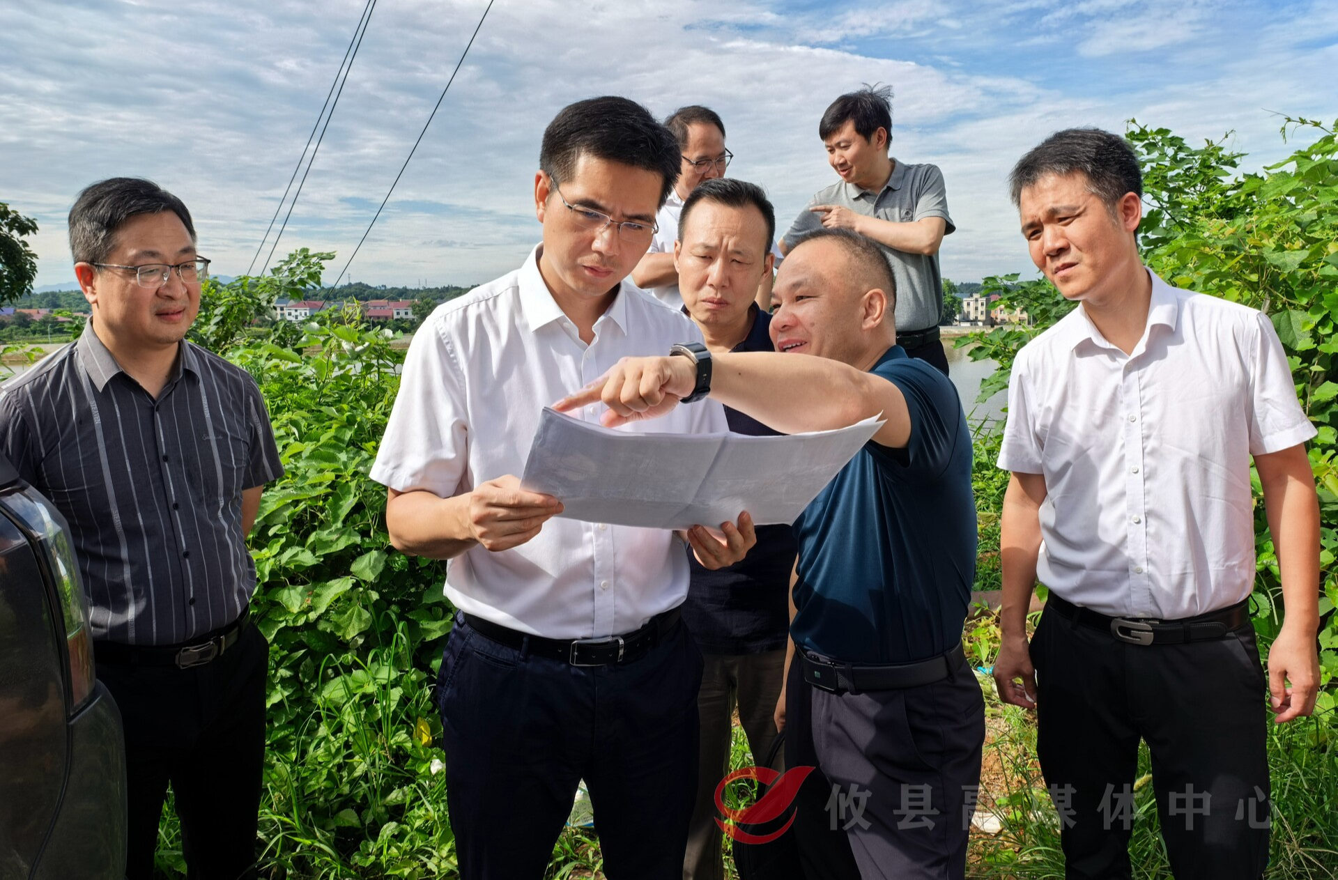 武挪强调研城南中学交通拥堵问题  要求为学生营造安全放心的出行环境