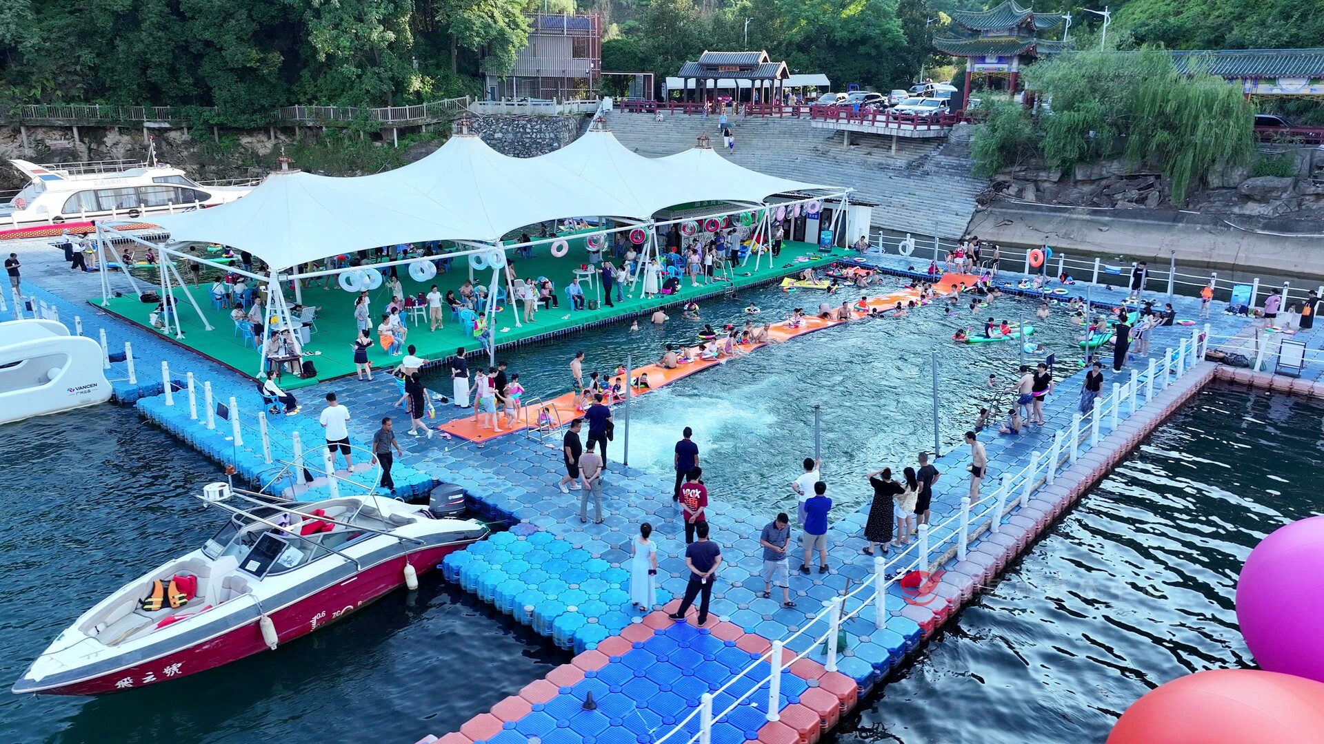 酒仙湖景区：畅游水上乐园  尽享水上乐趣