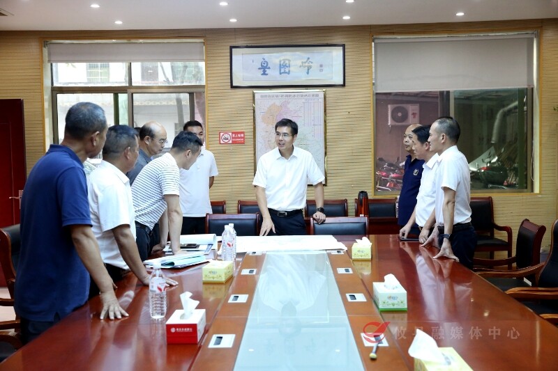 武挪强赴皇图岭镇调研乡村振兴工作