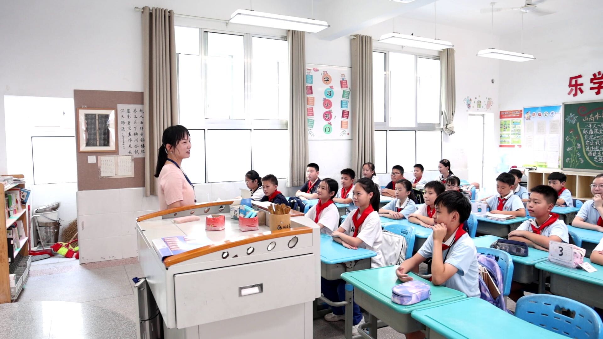 【点亮智慧之光】尹丽：让上课变成开盲盒，她把语文种进孩子心里