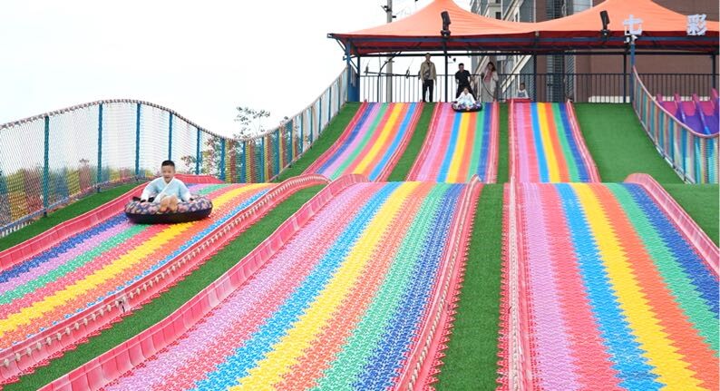 攸县新增大型露天“溜娃地”  家长直呼：终于能躺平了！ 