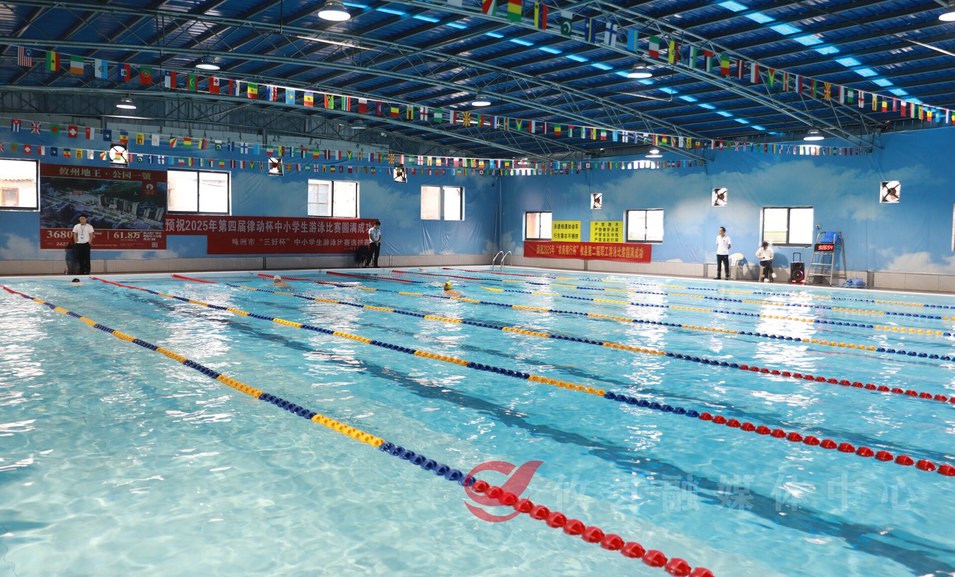 攸县第二届职工游泳比赛圆满结束 县检察院获团体冠军