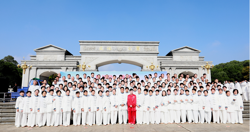 华彩攸州舞动静 古韵锦功耀夕阳 ——攸县六百名老年人共展八段锦风采纪实