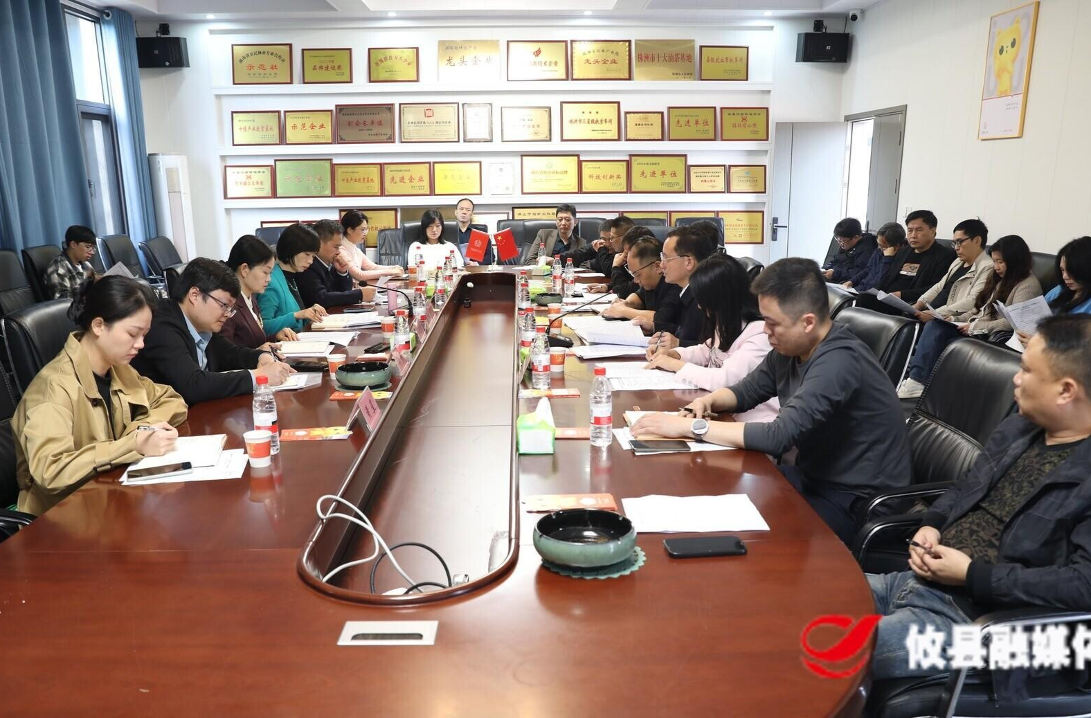 致敬初心·融见未来|庆祝第26个中国记者节 致敬新闻人的坚守与创新