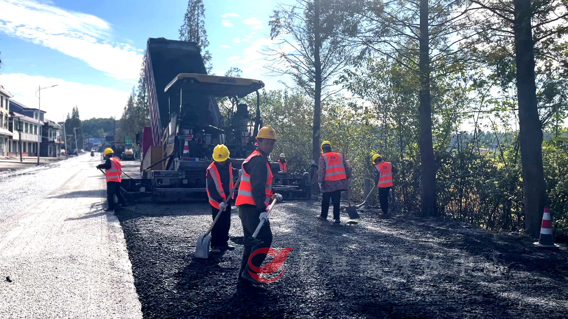 攸县：国、省道养护大修工程提升交通通行能力