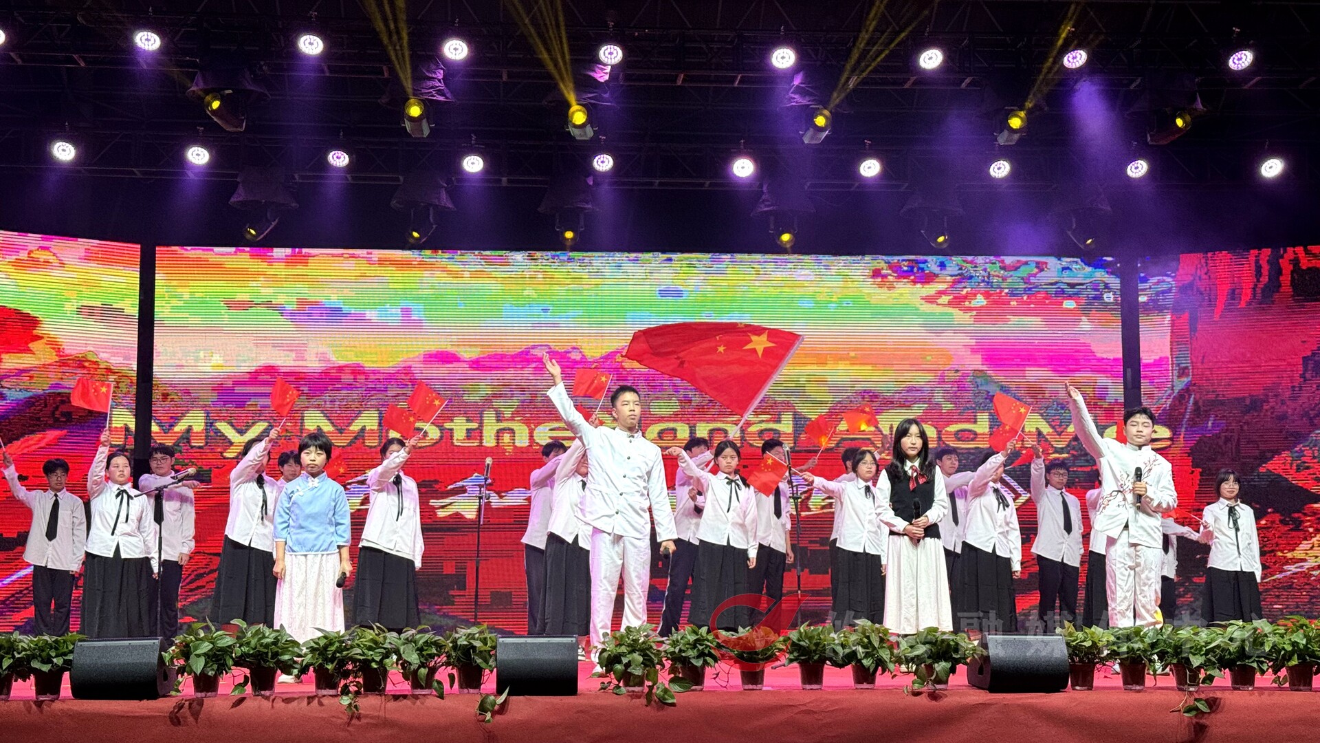 攸县震林中学举办“党建+2025年艺术周”英语风采大赛