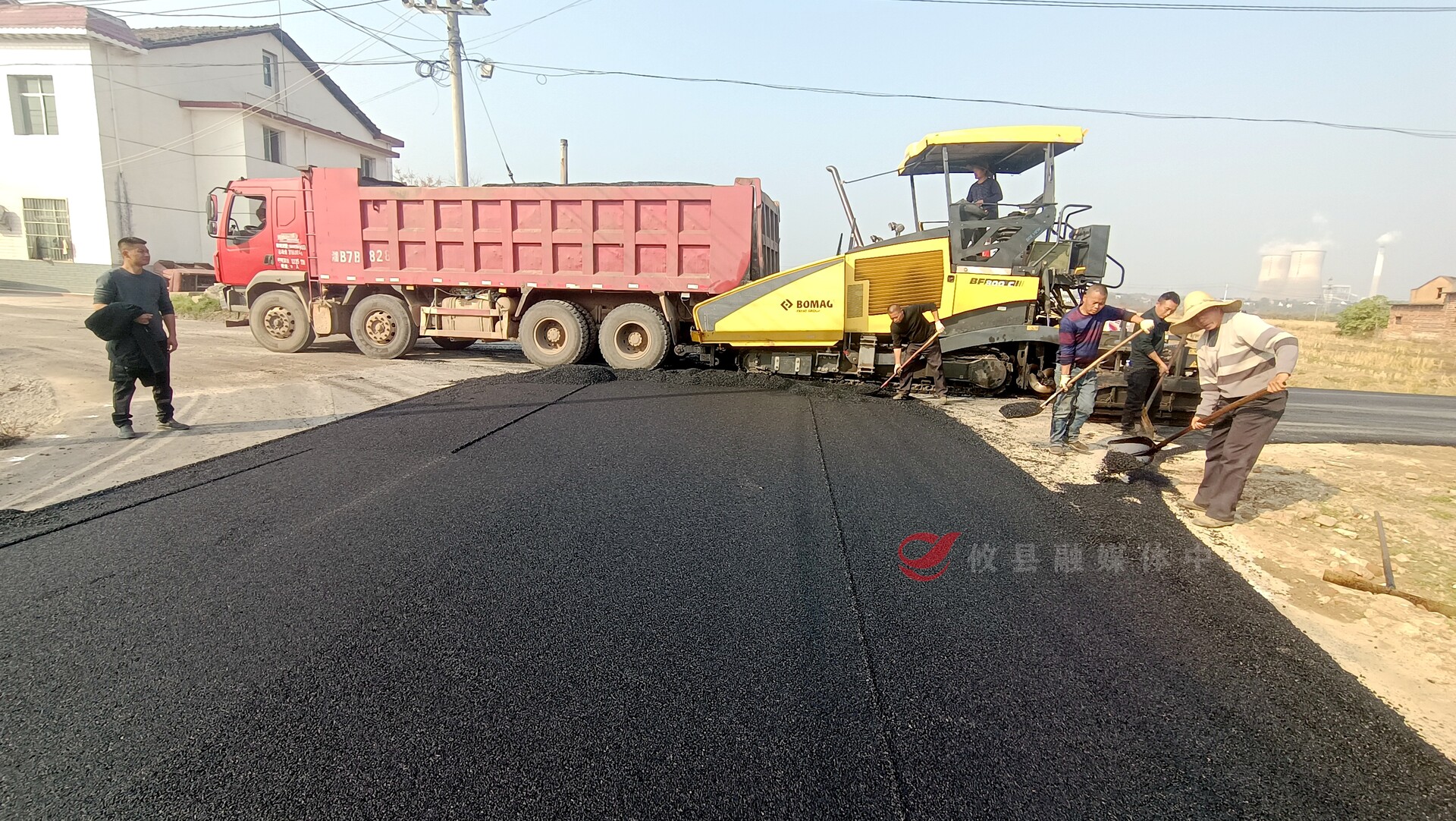 道路焕新暖民心 宜居乡村展新颜