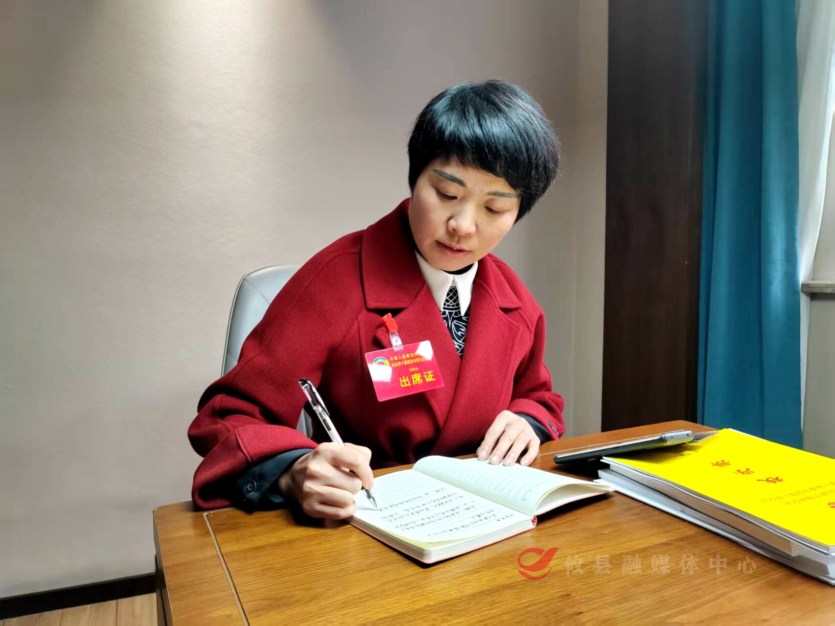 【2026年攸县两会】 一份提案 一份托付——县政协委员认真撰写提案