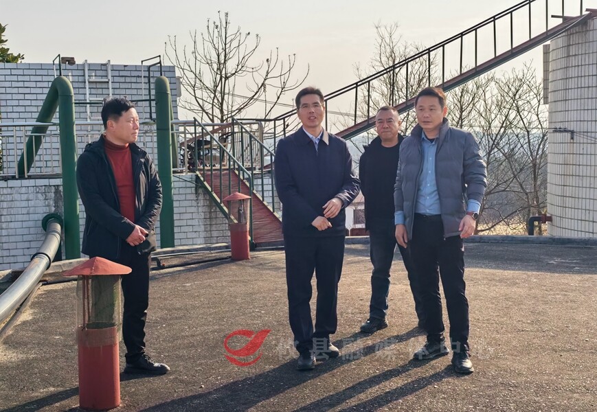 武挪强调研菜花坪镇 指导产业发展与民生保障工作