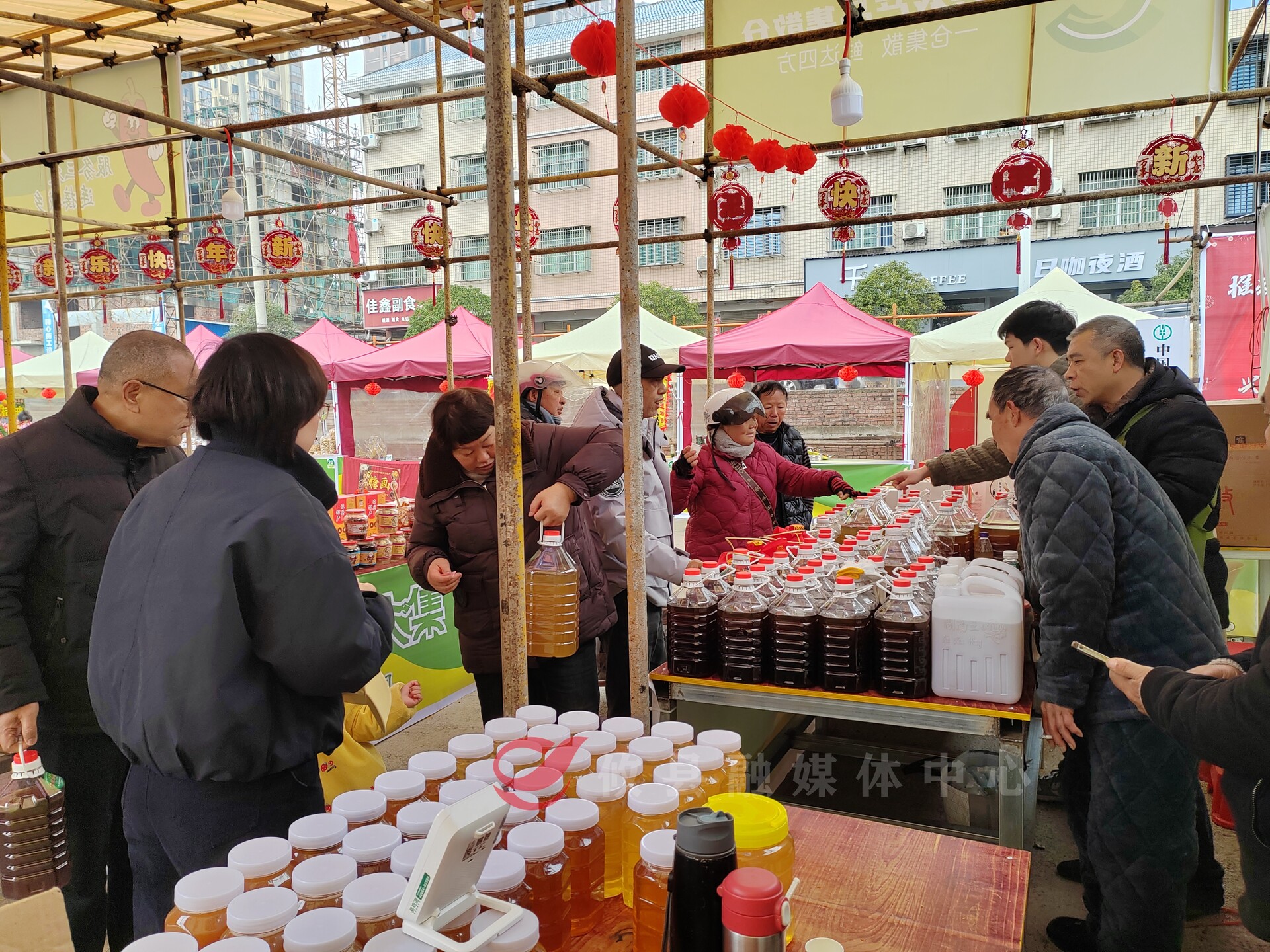 【新春走基层】攸县：供销大集年味浓 乡土好货迎新春