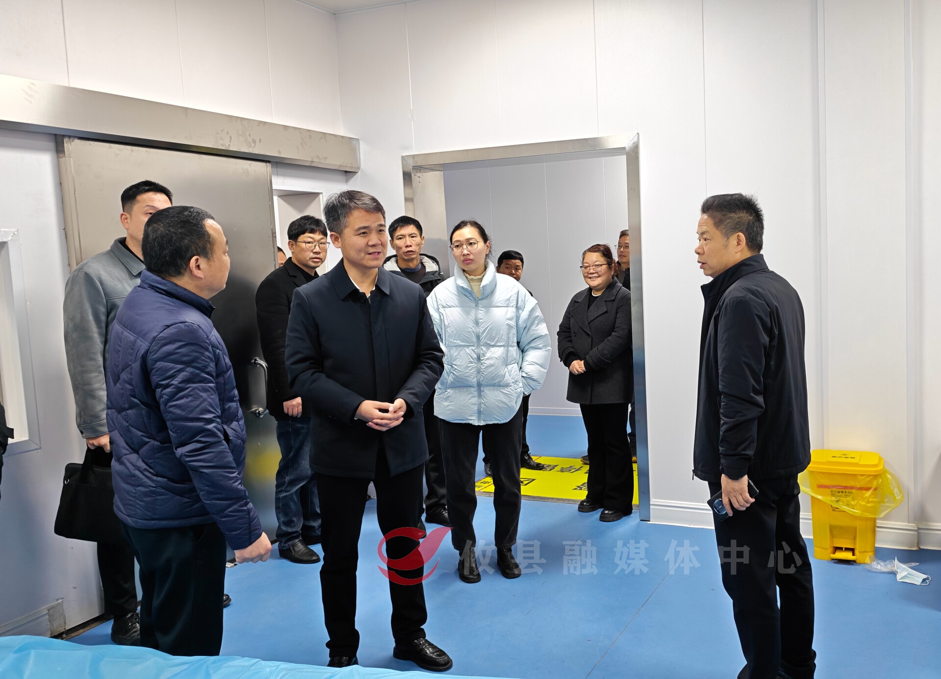 县领导走访慰问皇图岭中心卫生院一线医护人员