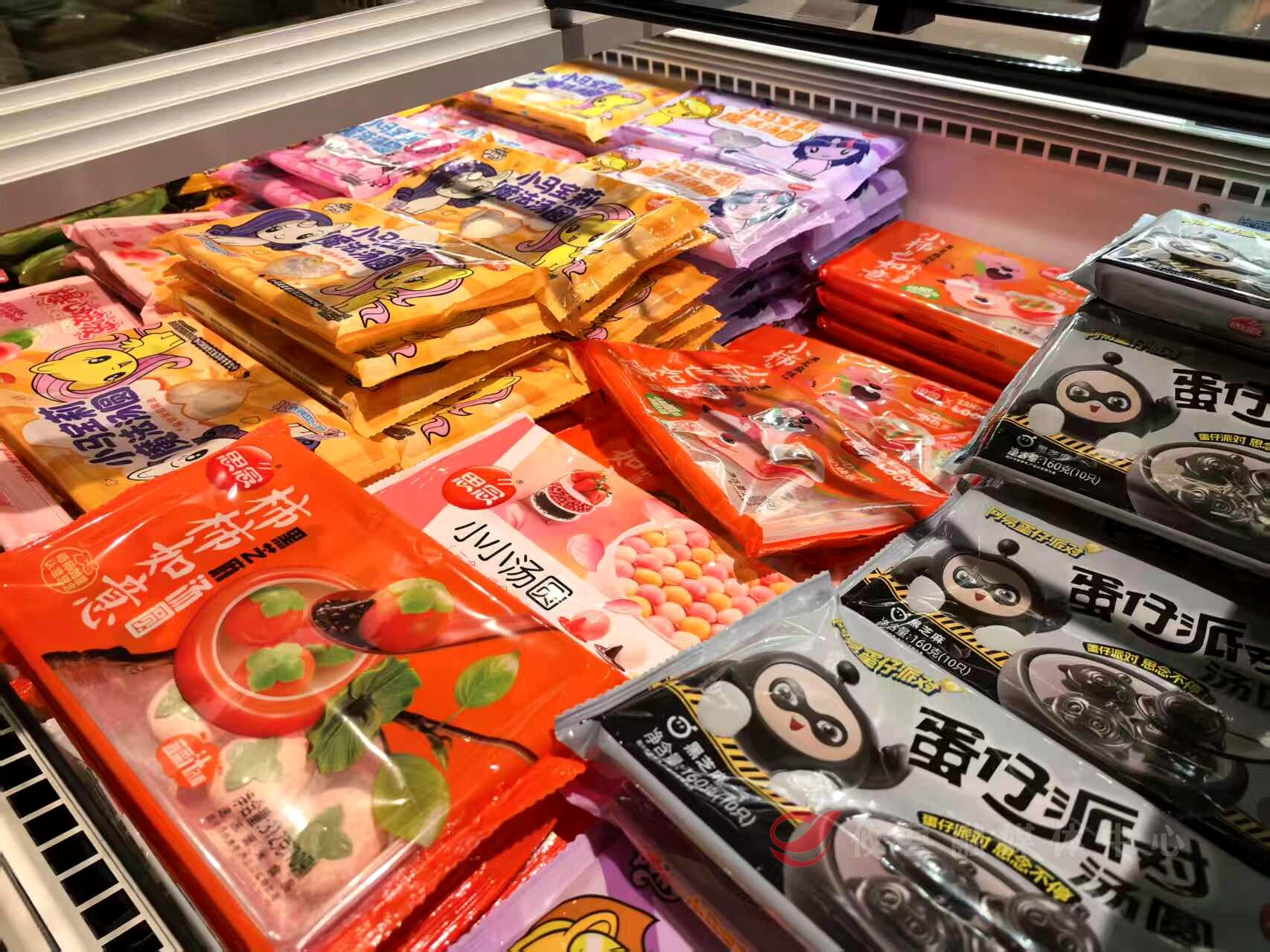 最多一天能卖700多斤  攸县“元宵市场”手工元宵成“人气王”