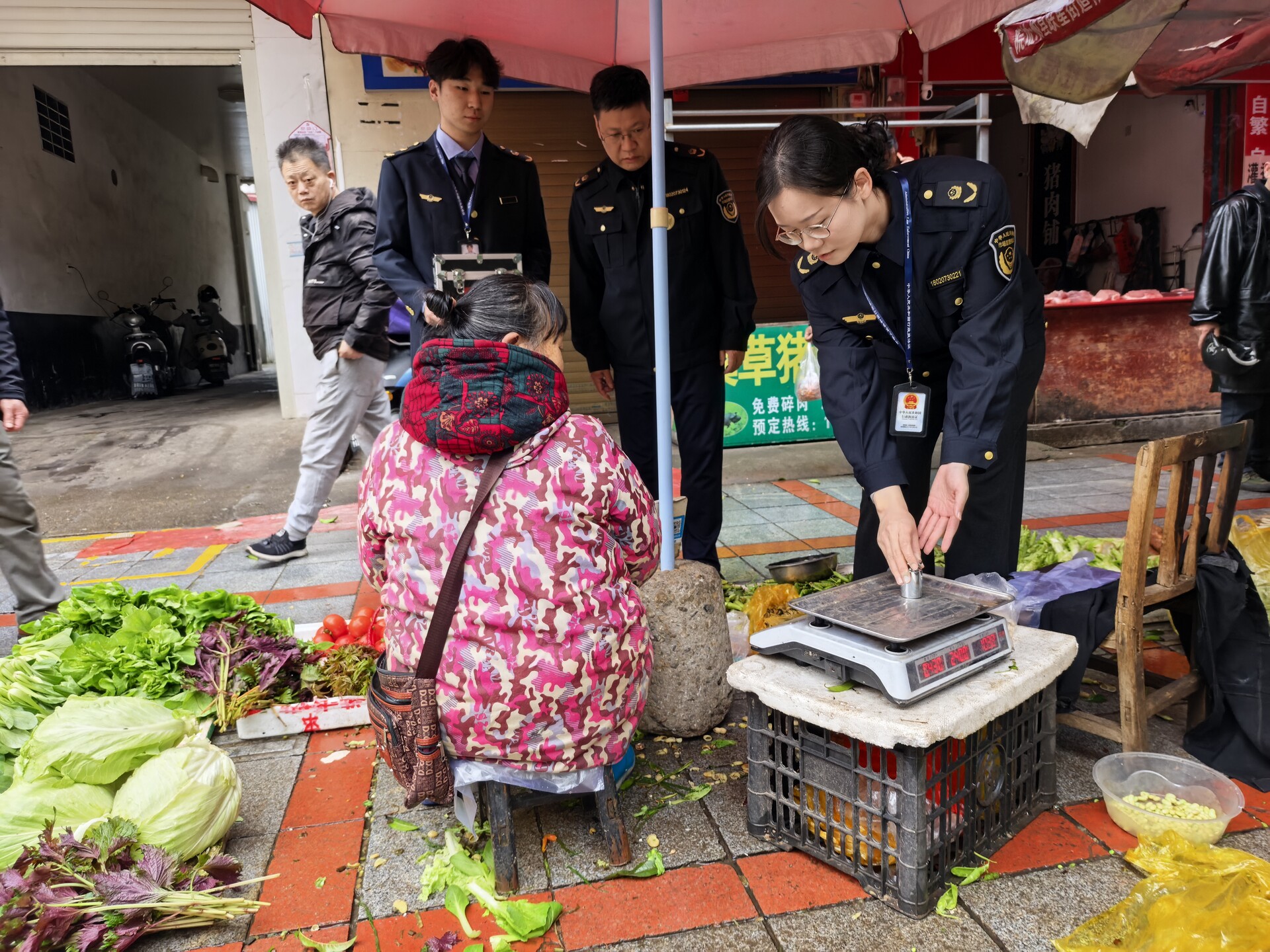 攸县向“鬼秤”亮剑 让群众“菜篮子”秤准量足