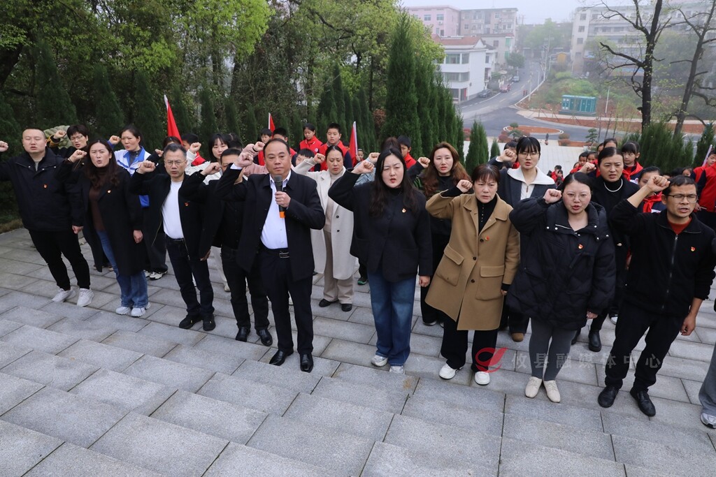 攸县文化路小学：清明祭英烈 红色基因代代传