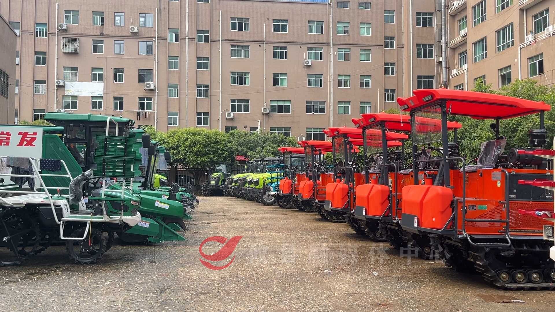 攸县：春耕备耕正当时 智能自驾农机畅销市场