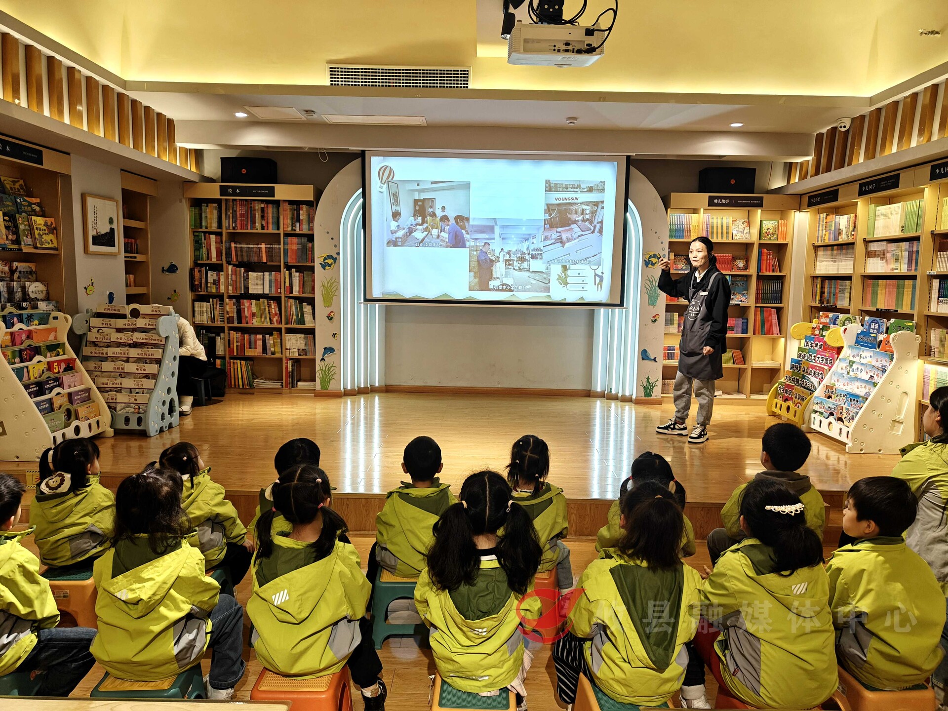 书香伴成长 阅读润童心——攸县多所幼儿园开展世界读书日书店研学活动