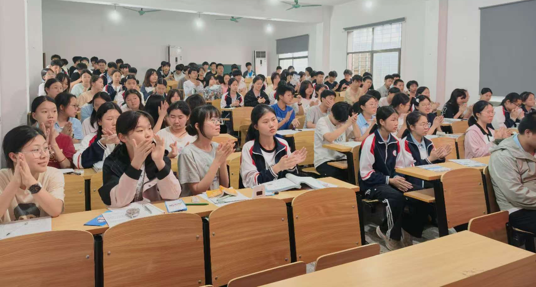 中考前的“最后一课”——新市司法所联合新市派出所为初三学生送上法治安全礼