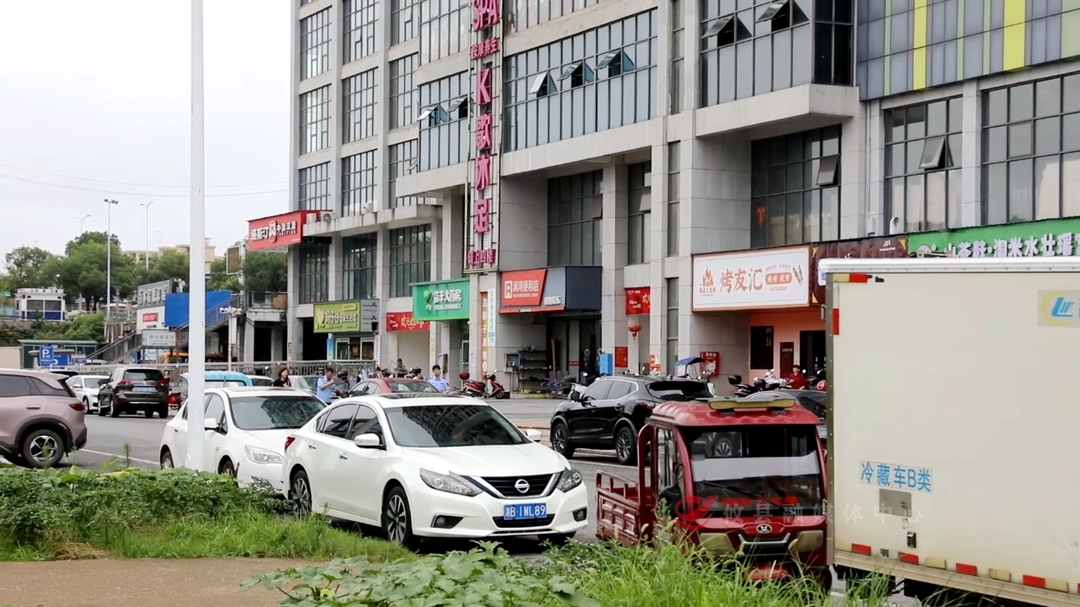 【人大票决】城区重点区域停车位缺口大 节假日一位难求（一）