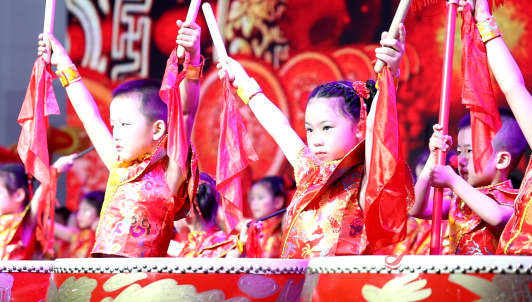 “众望攸归·攸美少年”艺术节 育才专场：200余名幼儿迎来人生首场毕业礼